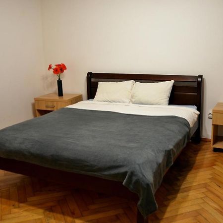 Brand New Apartment In City Center Lviv Kültér fotó